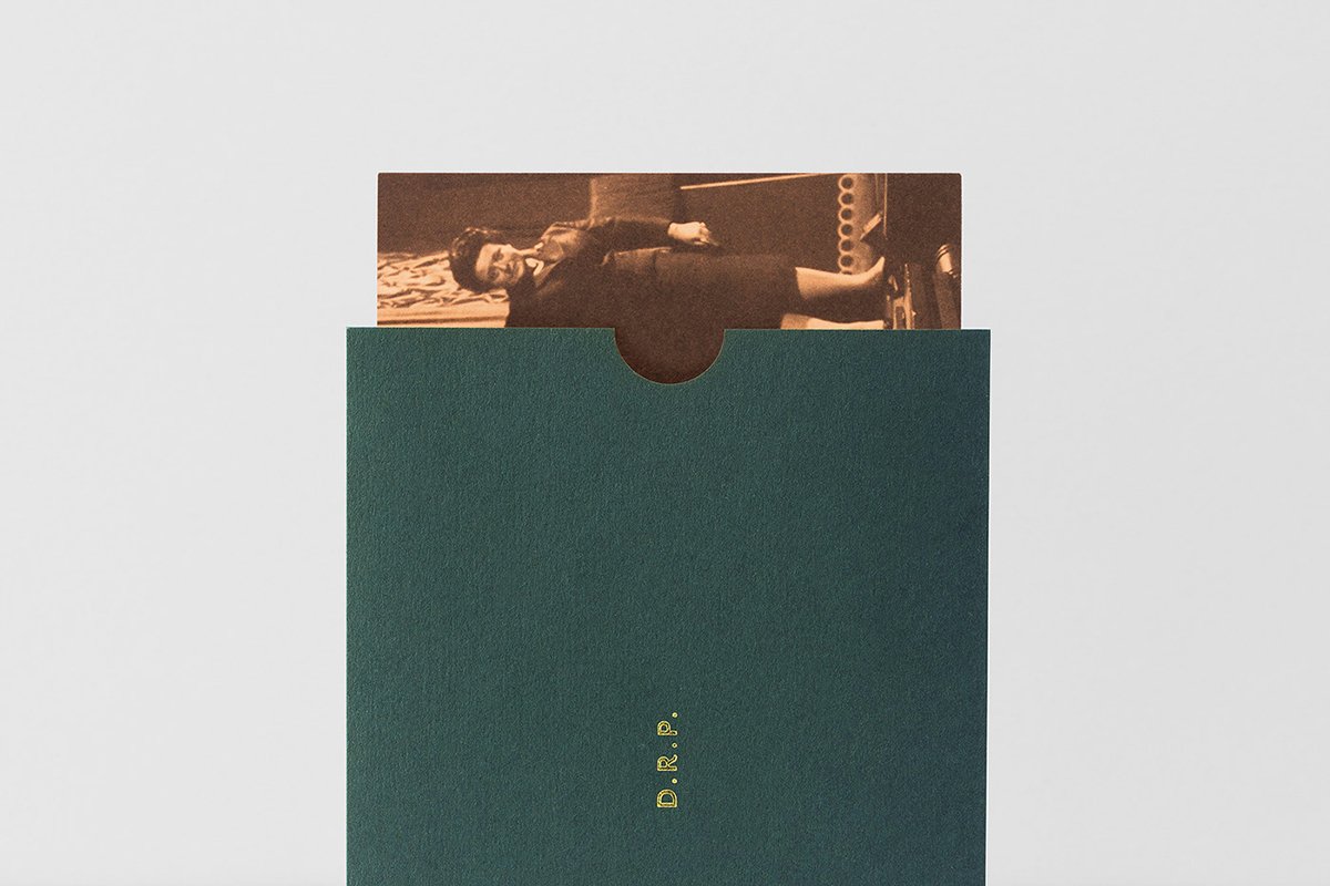 Disrepute酒吧品牌設(shè)計(jì)  信封展示