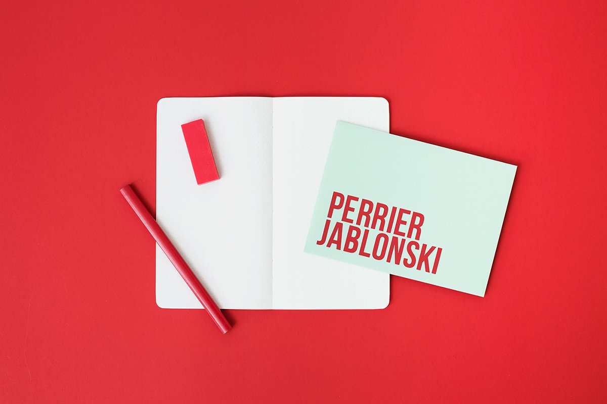 深圳品牌設計  深圳品牌策劃  Perrier Jablonski網絡通信品牌形象設計  本子設計