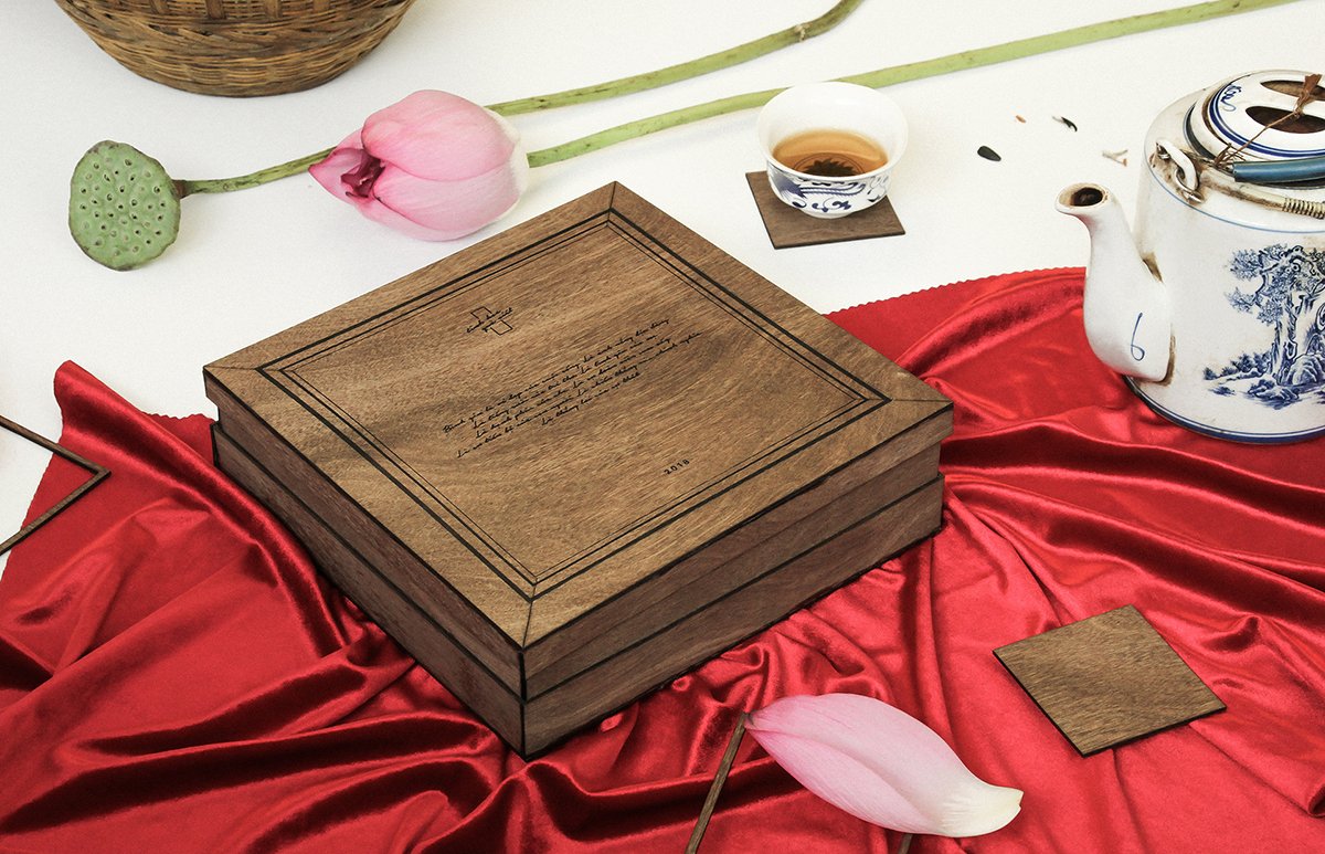 高端月餅品牌包裝設(shè)計(jì)案例，品牌設(shè)計(jì)，品牌包裝設(shè)計(jì)，高端品牌設(shè)計(jì)，月餅包裝設(shè)計(jì)，月餅品牌包裝案例，深圳品牌設(shè)計(jì)，左右格局