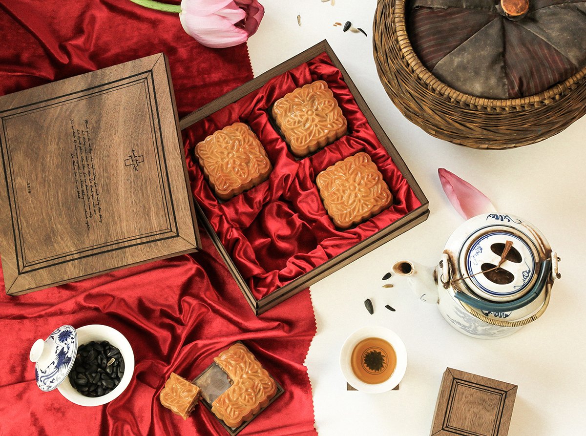 高端月餅品牌包裝設(shè)計(jì)案例，品牌設(shè)計(jì)，品牌包裝設(shè)計(jì)，高端品牌設(shè)計(jì)，月餅包裝設(shè)計(jì)，月餅品牌包裝案例，深圳品牌設(shè)計(jì)，左右格局