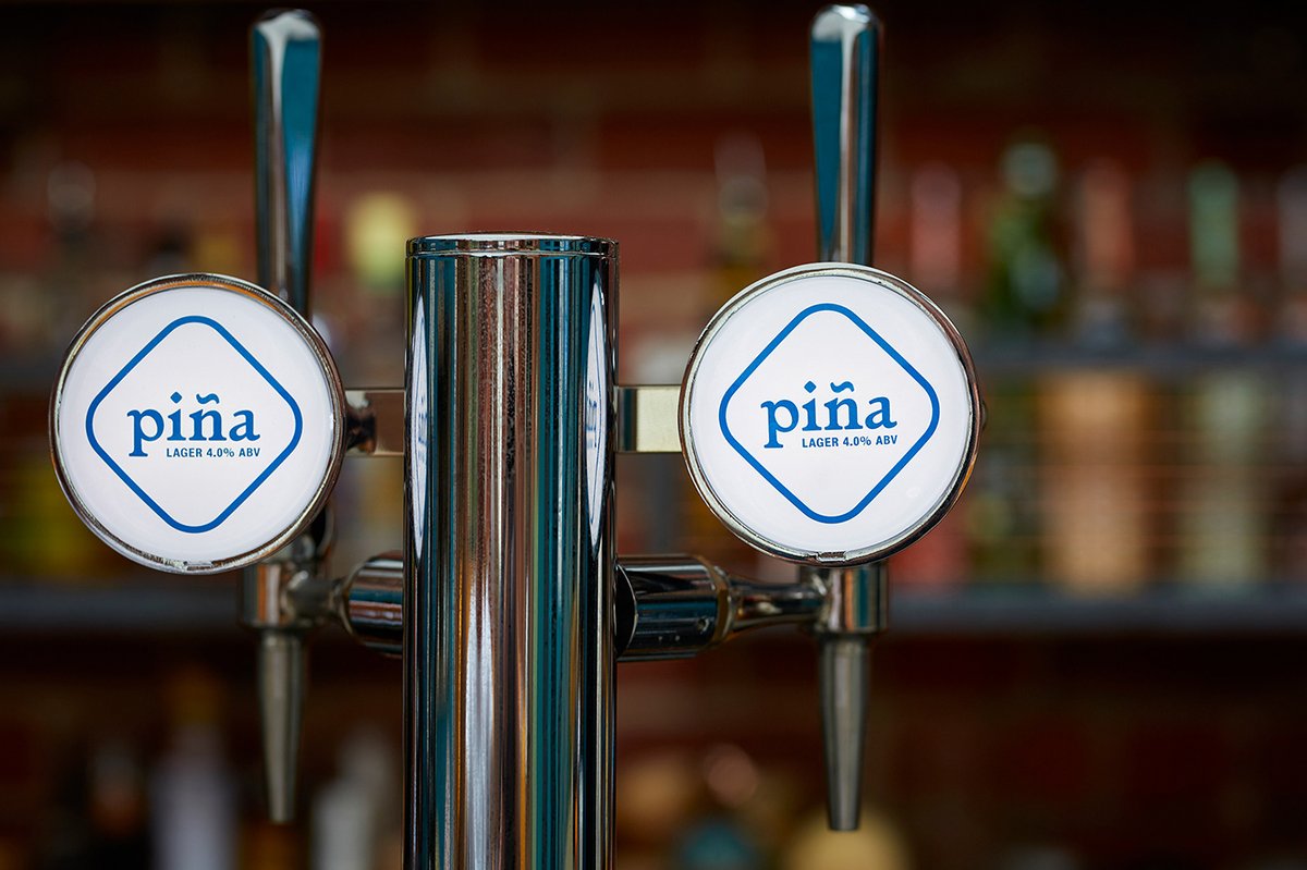 視覺識別在 piña 品牌設計的應用——酒吧與餐廳形象的融合，品牌設計，酒吧品牌設計，品牌形象設計，企業品牌營銷，深圳品牌策劃，深圳品牌設計，左右格局
