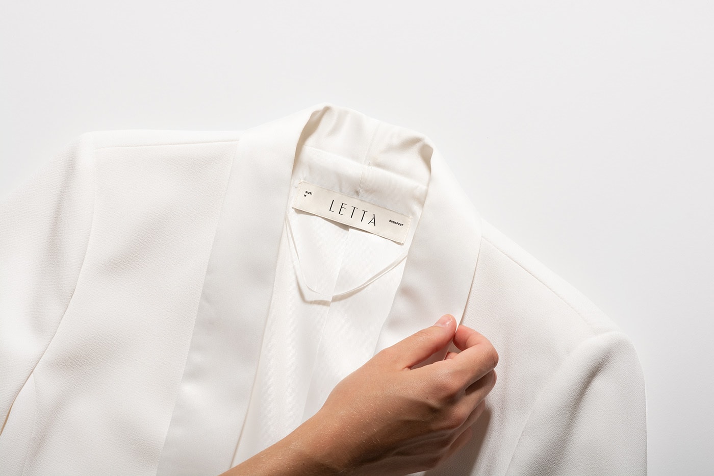 服裝品牌設(shè)計(jì)，高級(jí)服裝設(shè)計(jì)，深圳品牌設(shè)計(jì)，左右格局